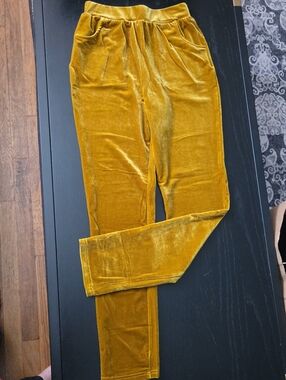 SHEIN Velvet Leggings in Mustard Yellow